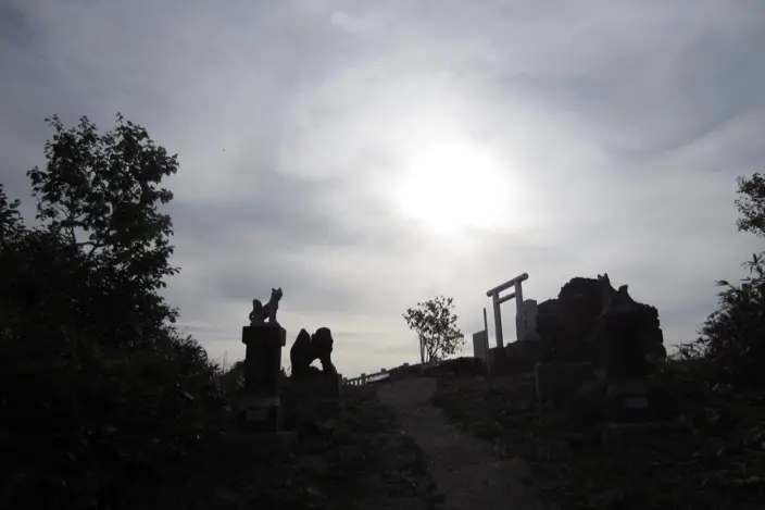 標高1,023m手稲山登山はガレ場が大変、手稲神社奥宮と山頂からの絶景