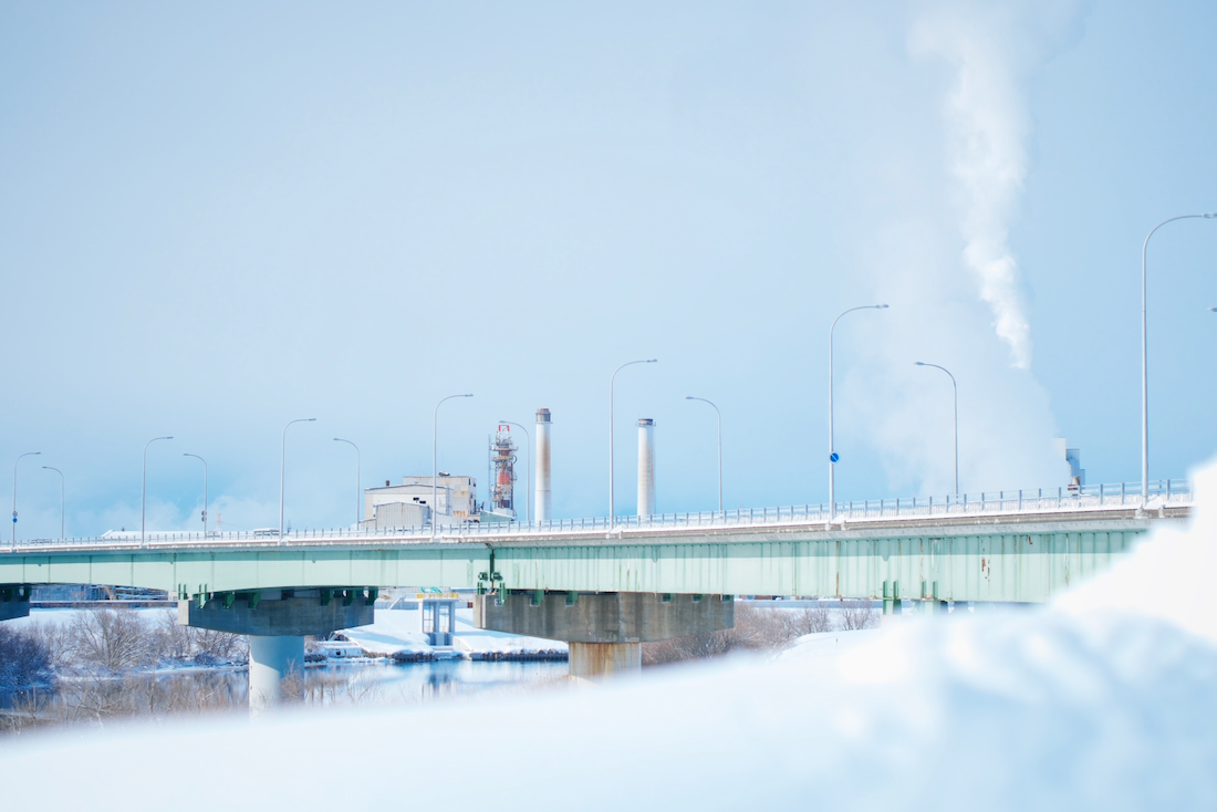 新江別橋と王子の冬、雪景色