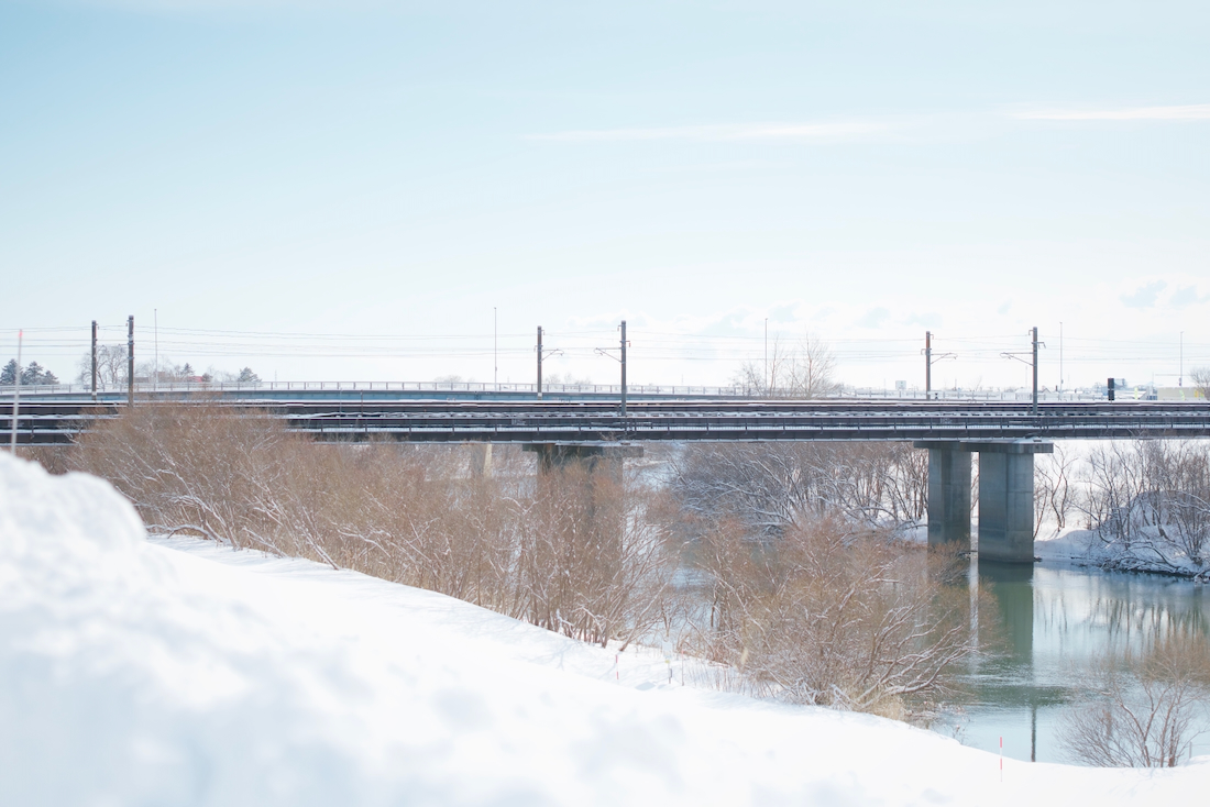 千歳川を渡る函館本線