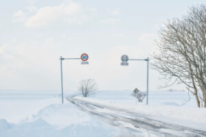 ビトヱの石狩川堤防の道路