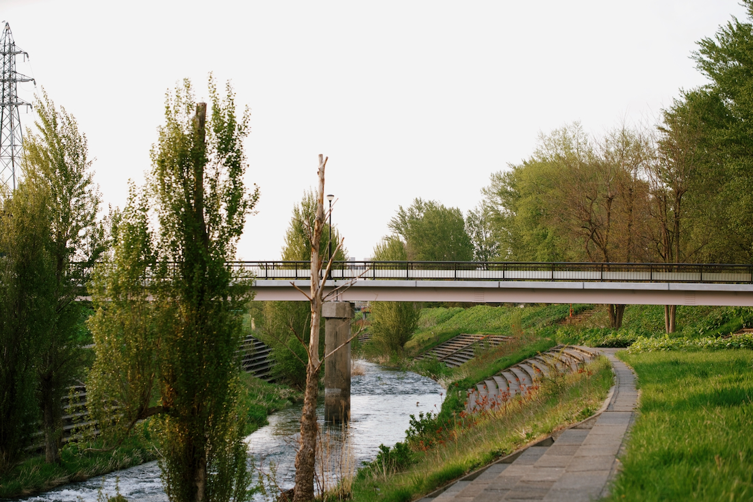 農試公園と琴似発寒川の夕方